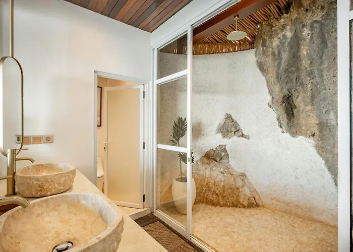 Santai By The Korowai Villa *